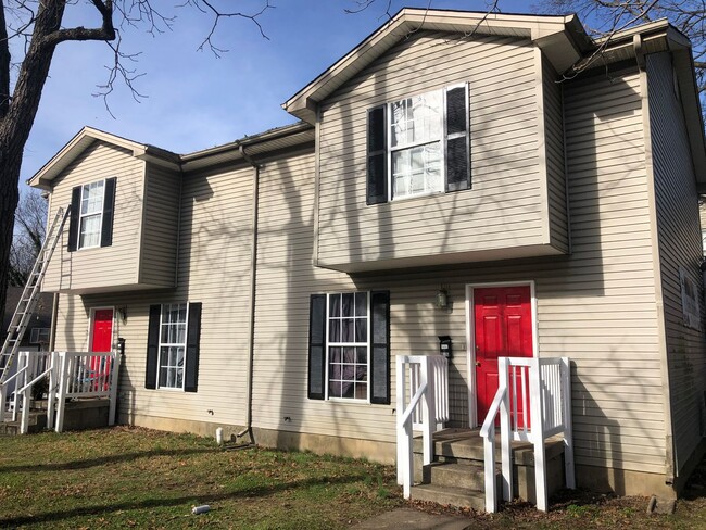 Building Photo - 415 Oldham Ave