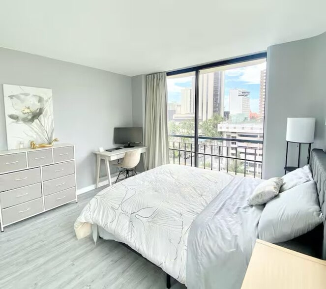 Master bedroom - 440 Seaside Ave