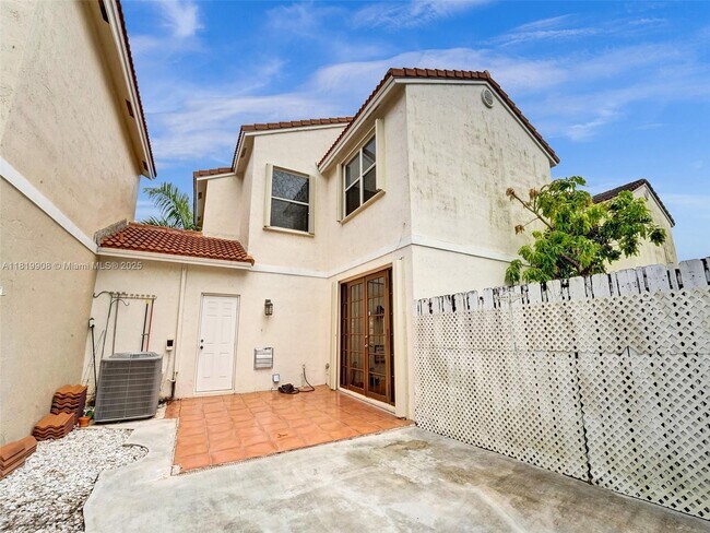 Building Photo - 17954 SW 10th Ct