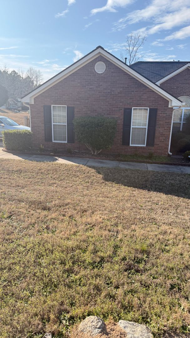 Building Photo - 1500 Cedar Hill Trail