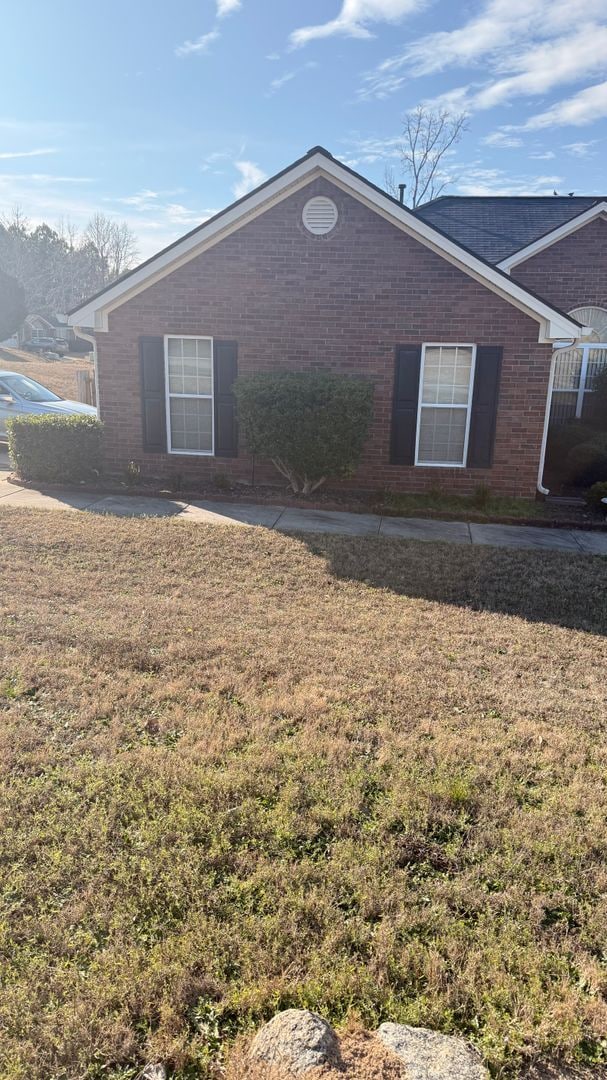 Building Photo - HOME FOR LEASE 4 BR 2 BATH RANCHSTYLE  SPLIT FLOOR PLAN AND OPEN  LARGE  FENCED BACKYARD  CONVENI...