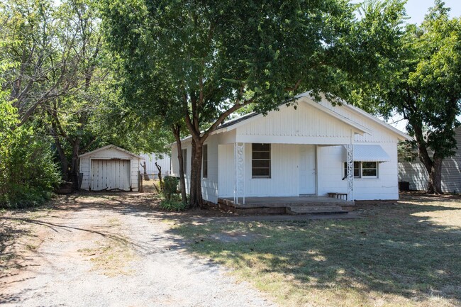 Building Photo - Cute 2 bedroom home!