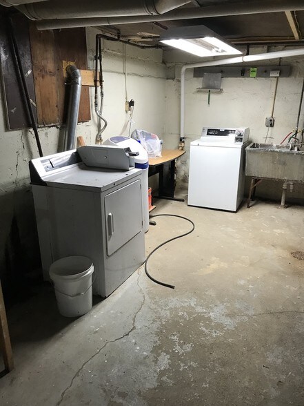 washer and dryer - 543 W Mifflin St