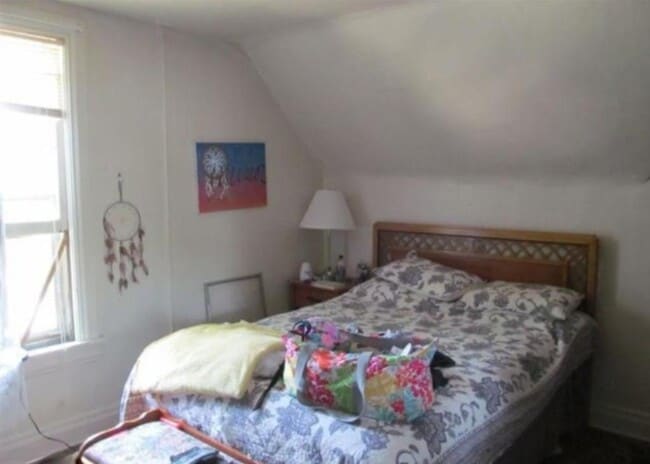 Building Photo - 411 S Simon St