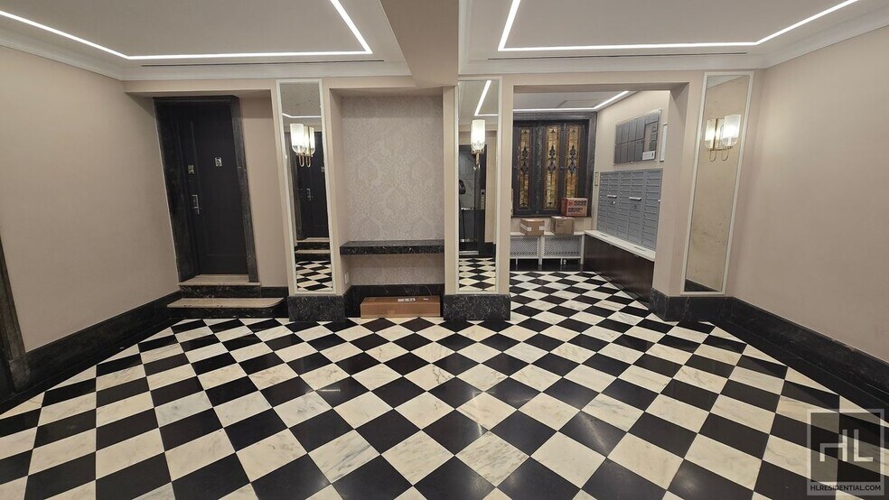 Building Photo - W 13 ST/6th Ave Well-Kept Open Plan 1BR with Elevator, Laundry & NO Broker's Fees!