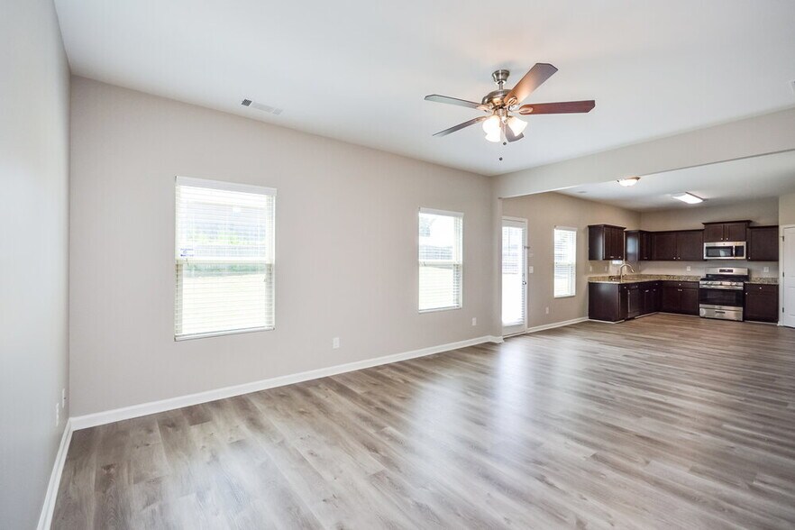 Building Photo - 3458 Sandstone Trail SE