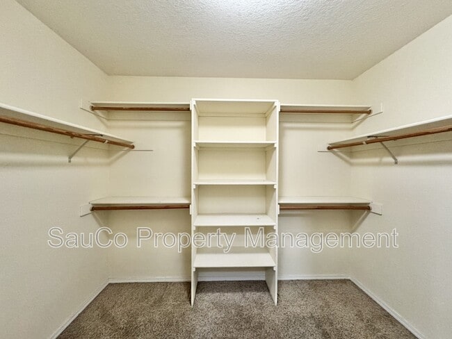 Building Photo - 351 SE 58th Ct