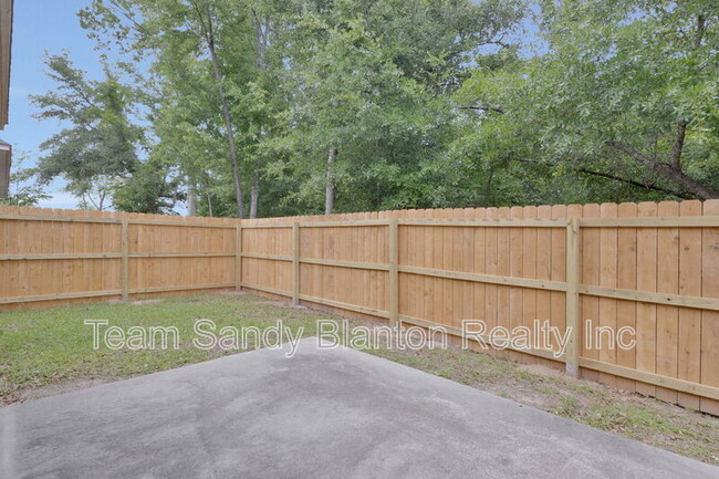 Building Photo - 5402 Parkside Dr