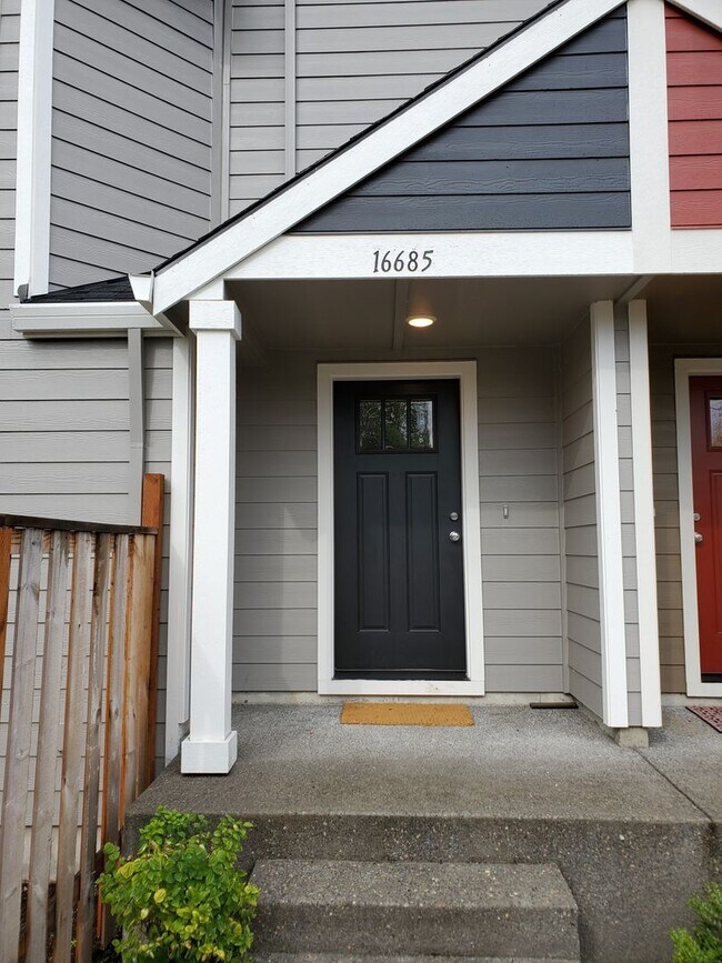 Building Photo - Beautiful Community