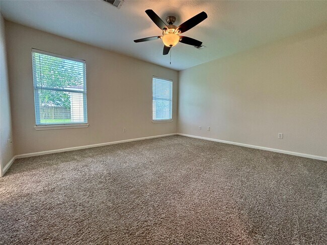 Building Photo - 13019 Skyline Dr