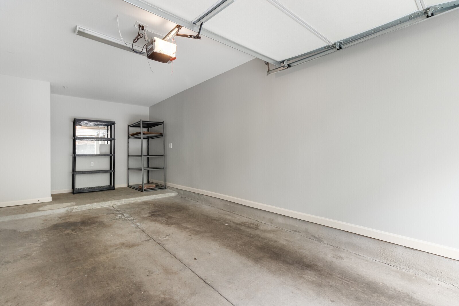Building Photo - 215 Semel Dr