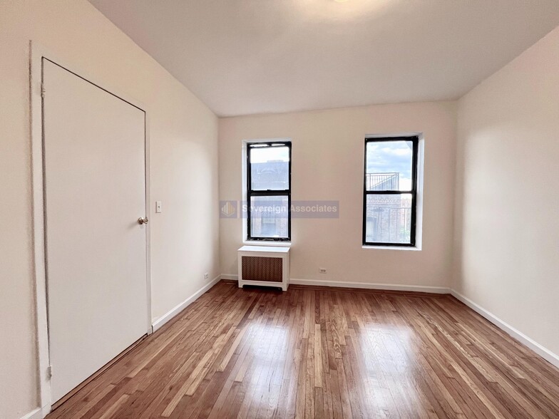 Building Photo - 20 Magaw Pl