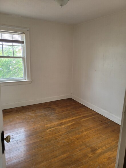 Building Photo - 3384 W 91st St