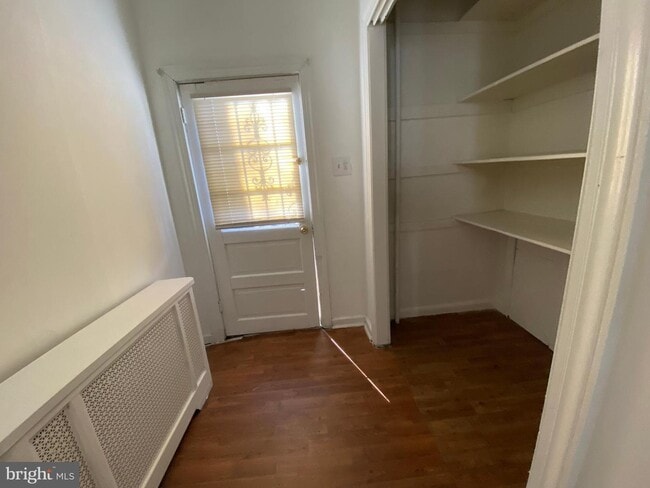 Building Photo - 320 W Somerville Ave