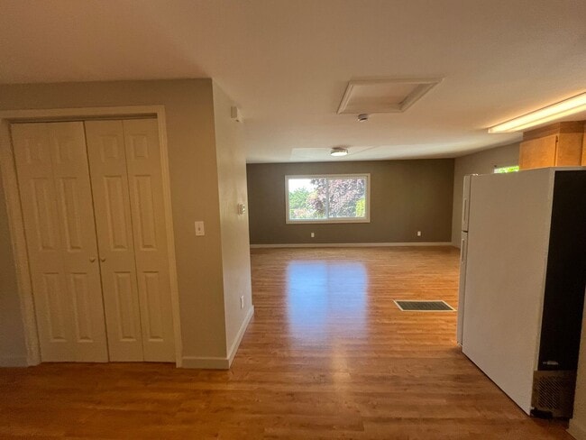 Building Photo - 1Bd/1Ba Home in the West Slope Neighborhoo...