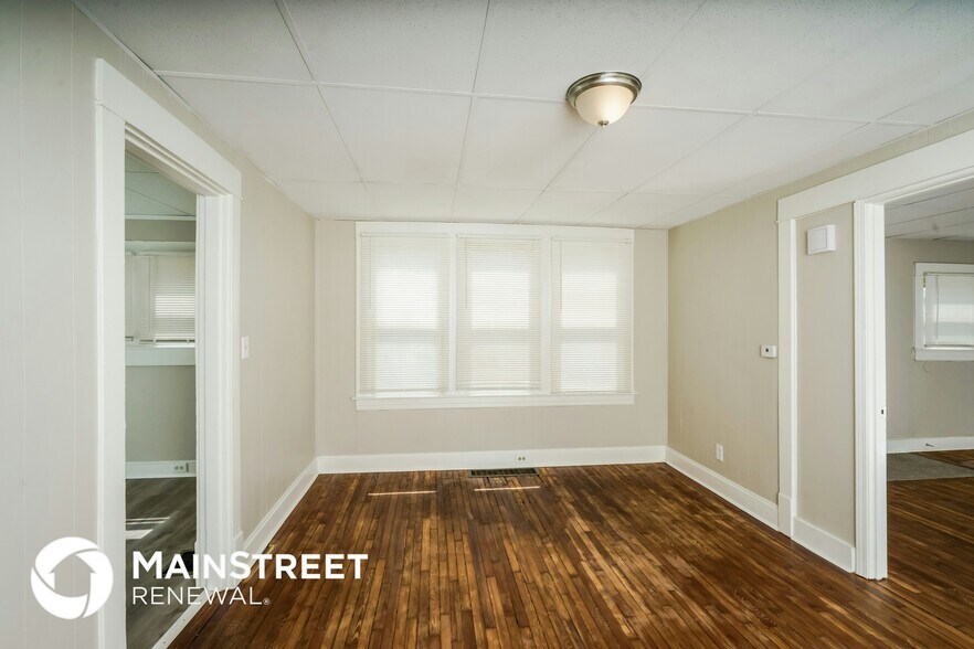 Building Photo - 409 S 39th St