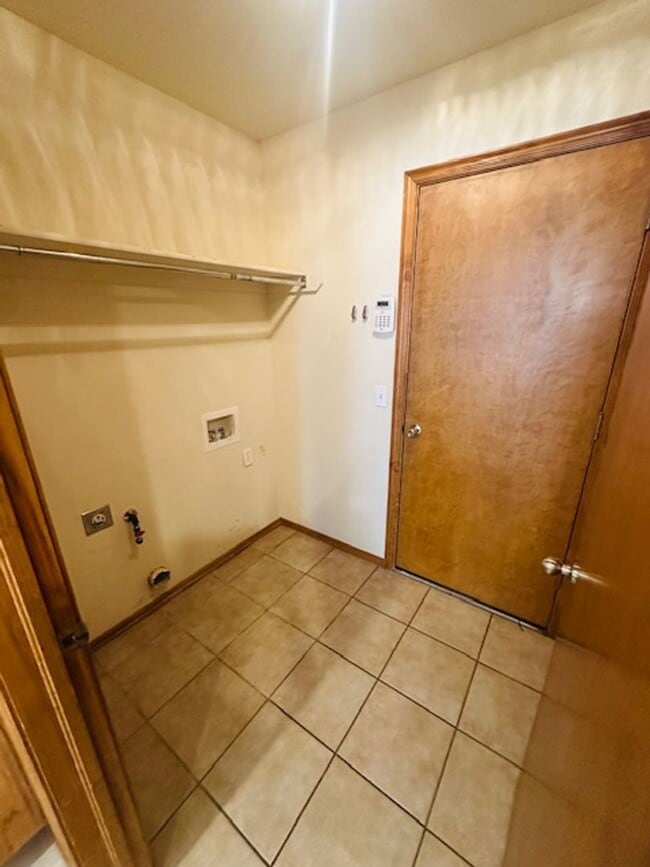 Building Photo - New Paint and Flooring - Moore Schools - O...