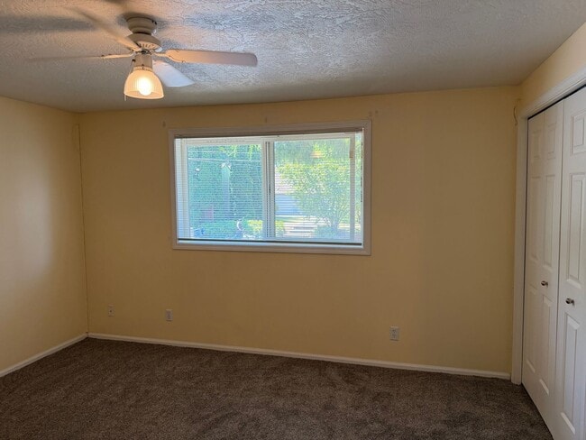 Building Photo - 1638 Fetters Loop