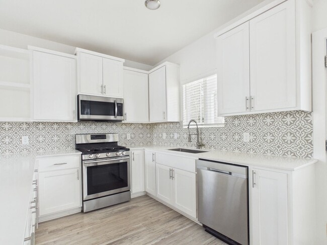 Building Photo - Modern Freestanding Condo with Private Yard Near Downtown Austin