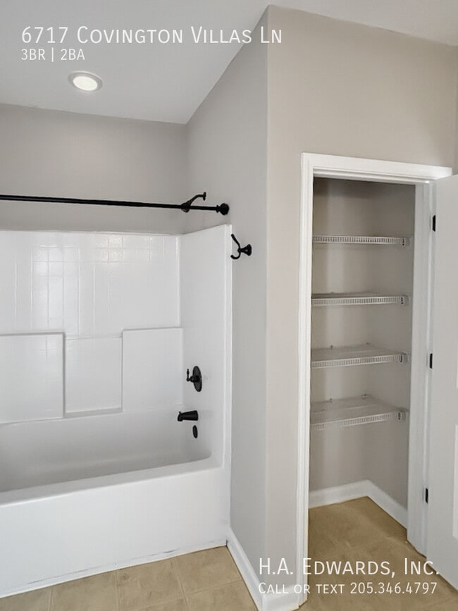 Building Photo - 6717 Covington Villas Ln