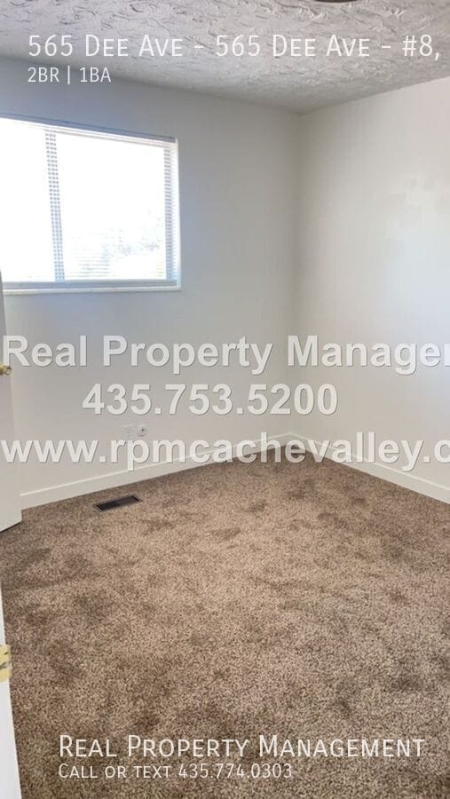 Building Photo - 565 Dee Ave