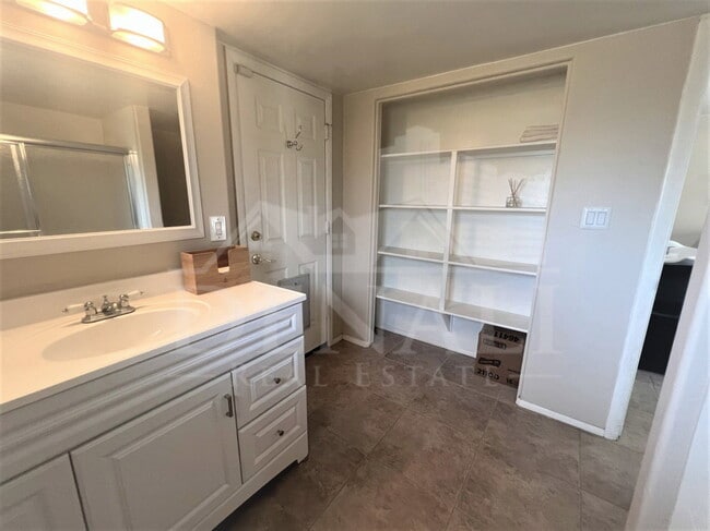 Building Photo - 3122 E Monterosa St