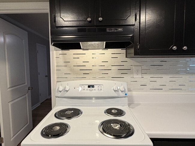Building Photo - 53 Pelham Heights
