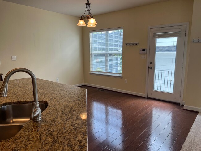 Building Photo - Sought after Idlewild Community