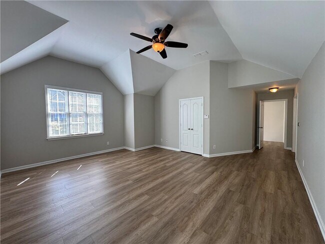 Building Photo - 7280 Devonhall Way