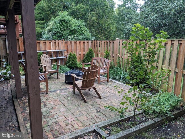 Building Photo - 46582 Broadspear Terrace