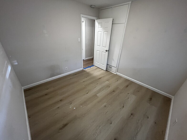 Building Photo - 2333 Zinfandel Dr