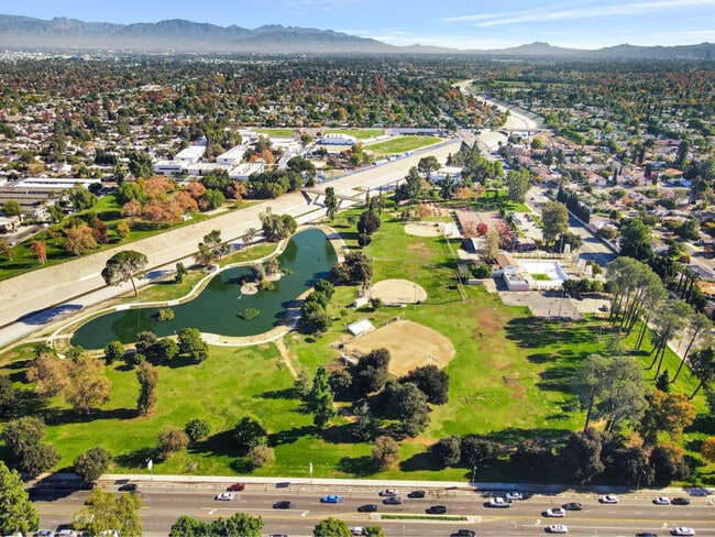 Building Photo - 6324 Geyser Ave