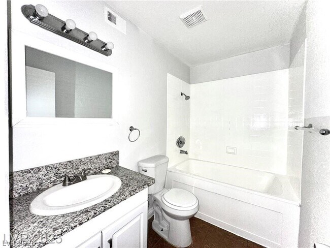 Building Photo - 2112 Venus Ave