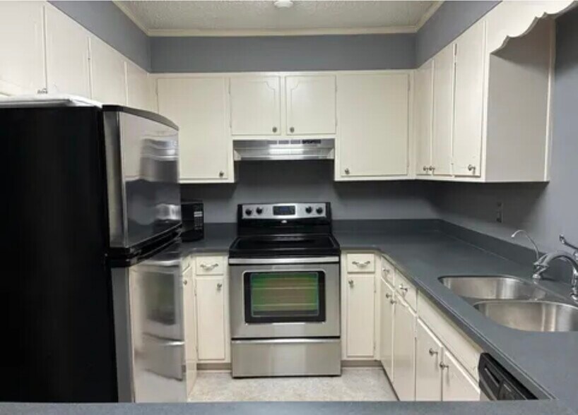 Building Photo - 2122 Montreat Cir