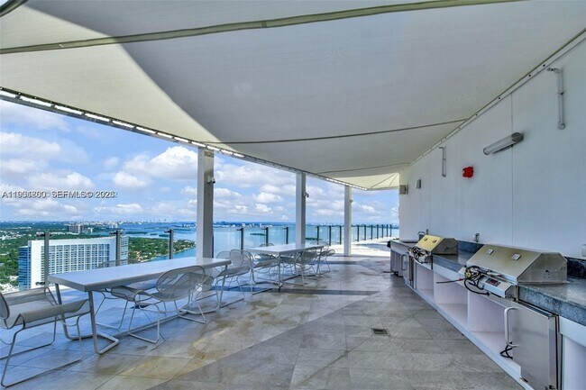 Building Photo - 501 NE 31st St