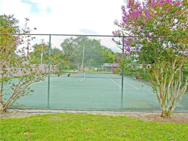 Building Photo - Spacious 2brm 1.5ba Condo in The Villas of...