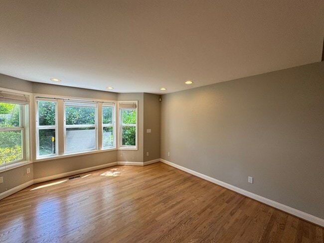 Building Photo - 2837 Prosch Ave W