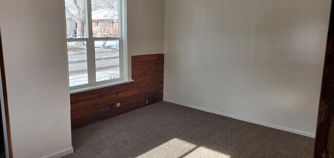 Building Photo - 2 Bed 2 bath house