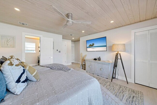 Building Photo - 317 Bream Ave