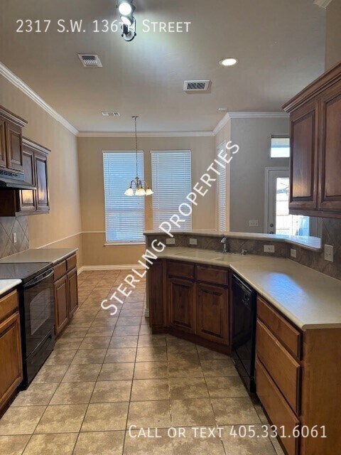 Building Photo - 2317 SW 136th St