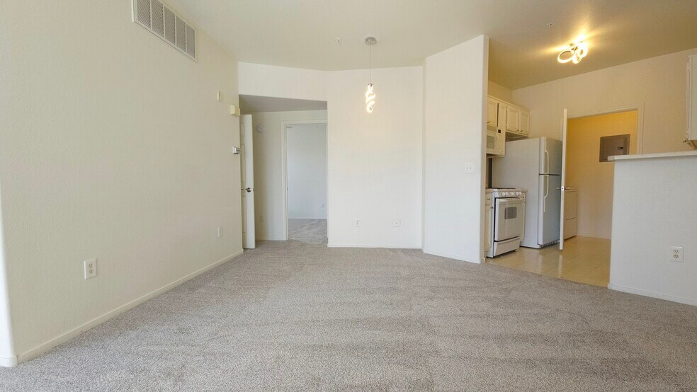 Building Photo - 7127 S Durango Dr