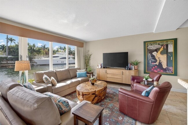 Building Photo - 180 Isle of Venice Dr