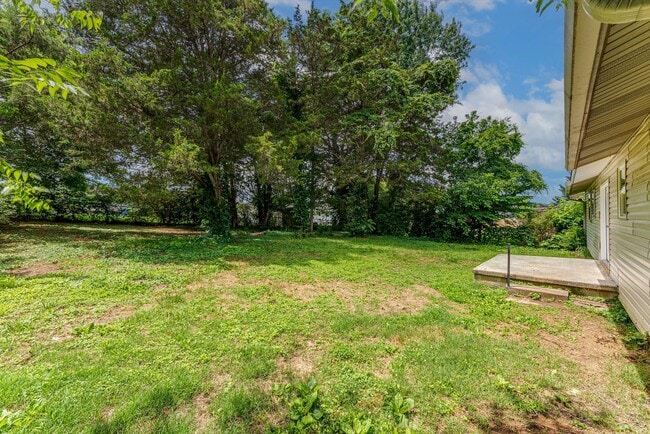 Building Photo - 7308 Meadowbrook Cir
