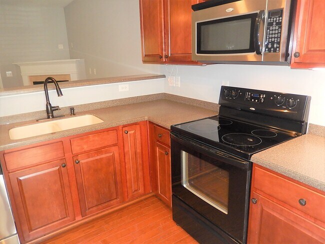 Building Photo - 210 Tallula Ln