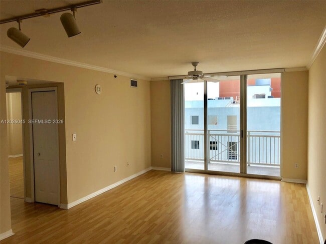 Building Photo - 2665 SW 37th Ave