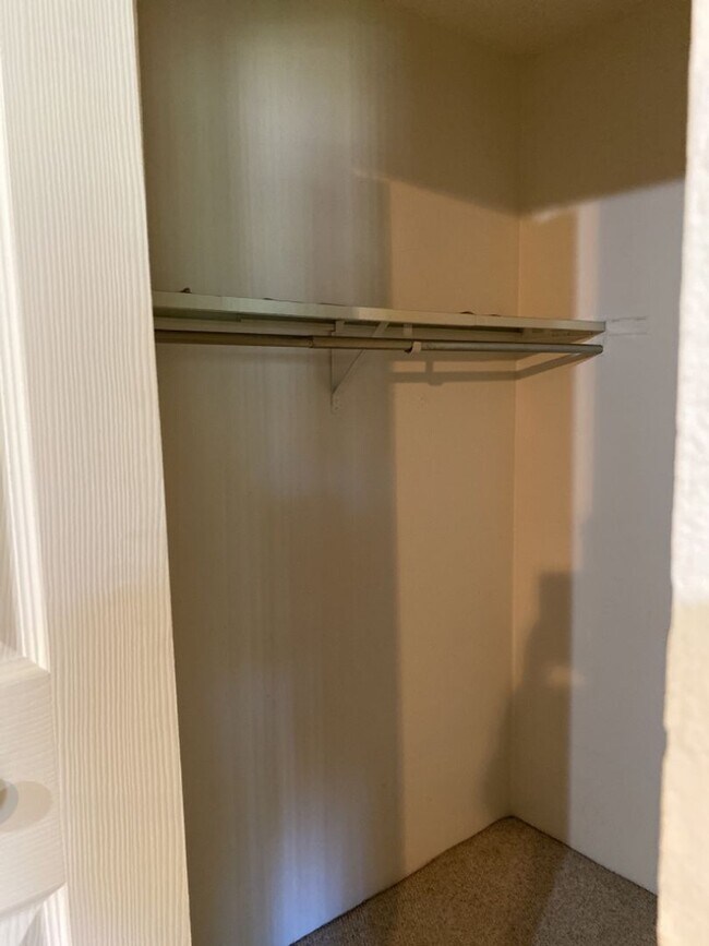 Building Photo - 1705 Heatheridge Rd