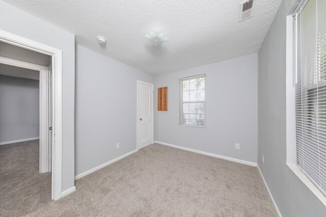 Building Photo - 1128 Wilkins Dr