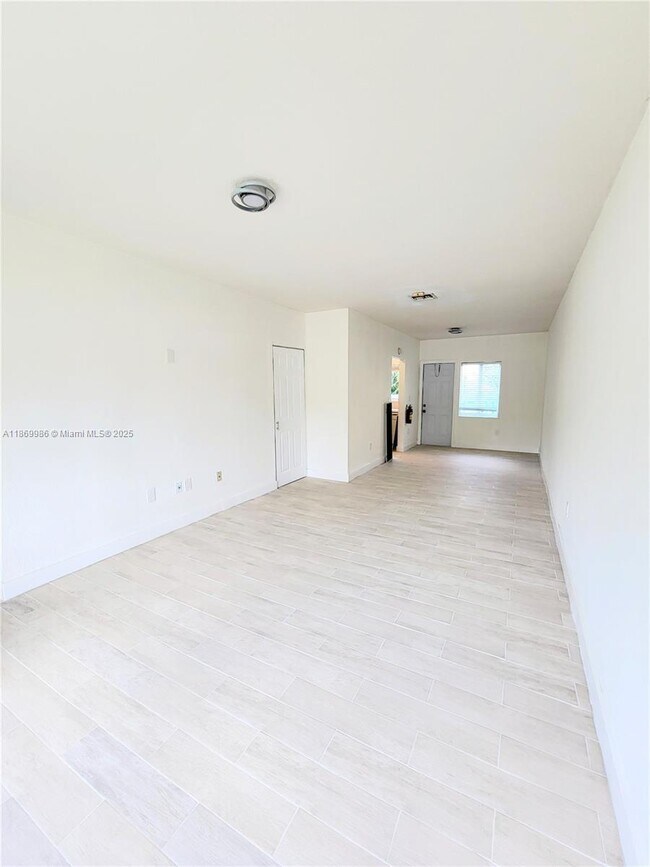 Building Photo - 483 NW 84th Ln