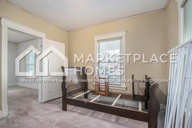 Building Photo - 822 N St Louis Blvd