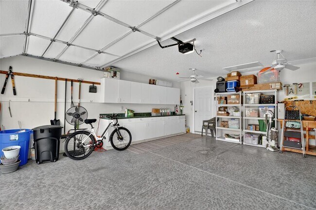 Building Photo - 17551 SE 96th Ct